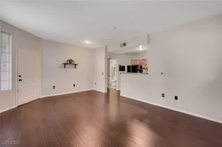 Photo #2: 2650807 Listing