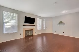 Photo #3: 2650807 Listing