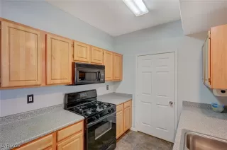 Photo #5: 2650807 Listing