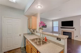 Photo #6: 2650807 Listing