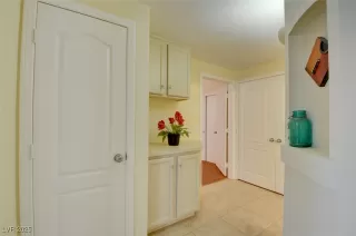 Photo #5: 2650858 Listing