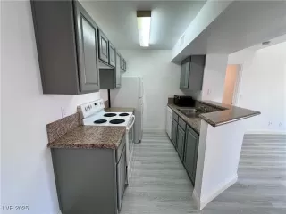 Photo #1: 2650931 Listing 