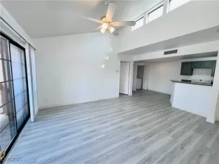 Photo #2: 2650931 Listing 