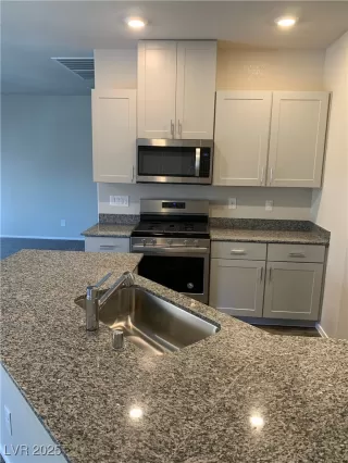 Photo #3: 2650932 Listing 