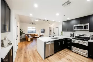 Photo #1: 2650945 Listing 