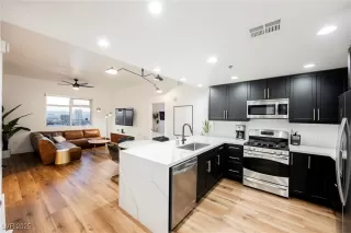 Photo #2: 2650945 Listing 