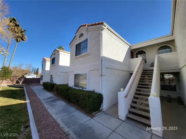 MLS: 2650967 Condo For Sale