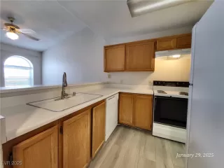 Photo #6: 2650967 Listing 