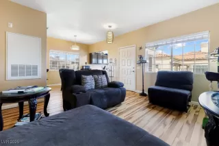 Photo #3: 2650973 Listing