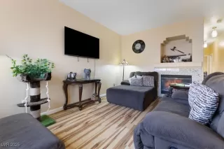 Photo #4: 2650973 Listing