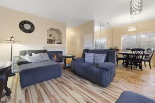 Photo #5: 2650973 Listing