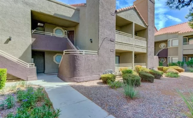 MLS: 2650999 Condo For Sale