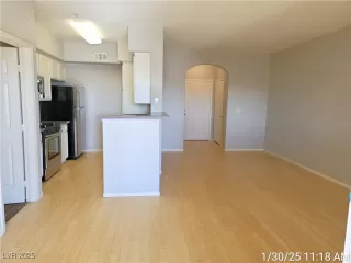 Photo #4: 2651003 Listing 