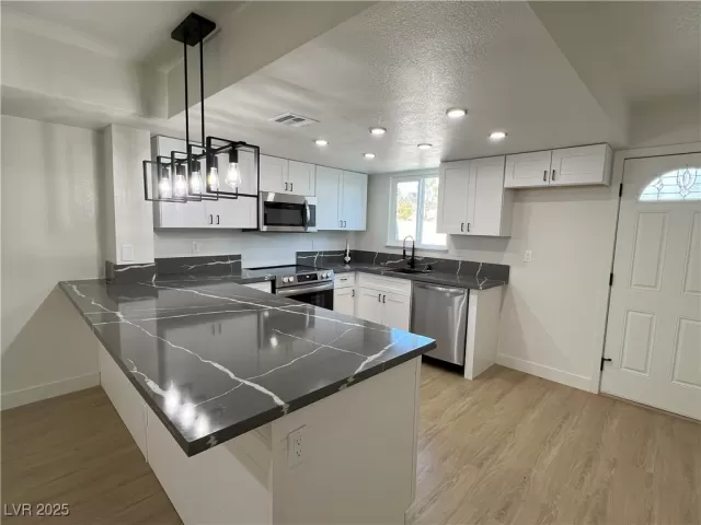 MLS: 2651024 Condo For Sale