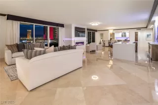 Photo #2: 2651047 Listing 