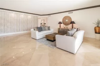 Photo #4: 2651047 Listing 