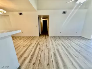 Photo #4: 2651069 Listing 