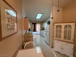 Photo #5: 2651070 Listing