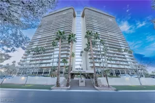 Photo #2: 2651072 Listing