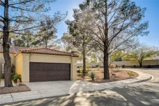 Photo #2: 2651077 Listing