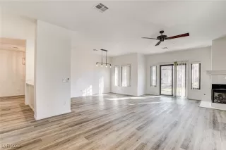 Photo #6: 2651077 Listing