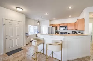 Photo #2: 2651088 Listing 