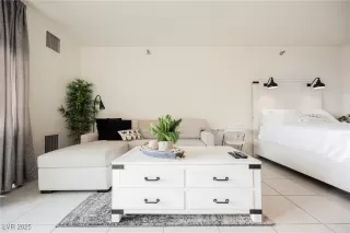 Photo #3: 2651146 Listing 