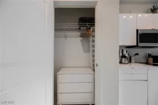 Photo #5: 2651146 Listing 