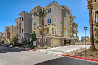 Photo #1: 2651196 Listing