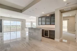 Photo #5: 2651196 Listing