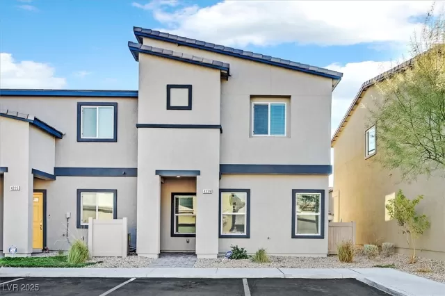 MLS: 2651226 Condo For Sale
