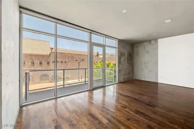 MLS: 2651264 Condo For Sale