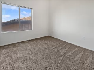 Photo #4: 2651299 Listing