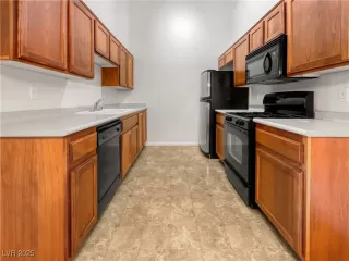 Photo #6: 2651299 Listing