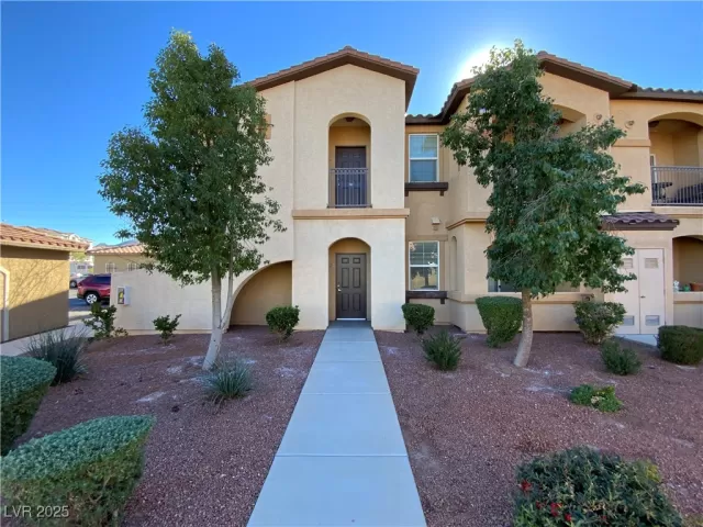 MLS: 2651312 Condo For Sale