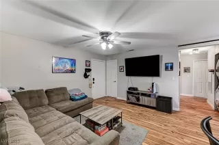 Photo #5: 2651321 Listing