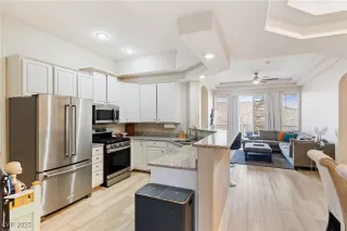 Photo #2: 2651394 Listing