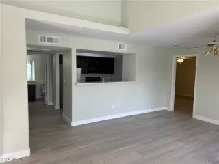 Photo #3: 2651401 Listing 