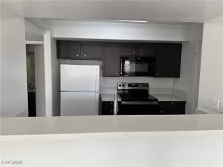 Photo #6: 2651401 Listing 