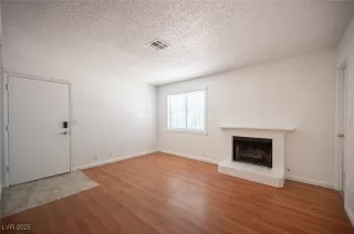 Photo #5: 2651412 Listing