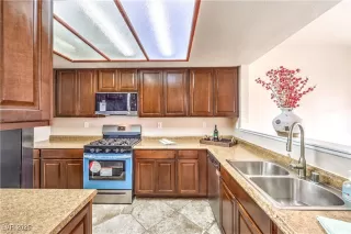 Photo #5: 2651446 Listing