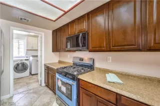 Photo #6: 2651446 Listing