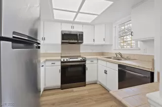 Photo #5: 2651466 Listing 