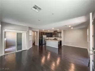 Photo #5: 2651483 Listing 