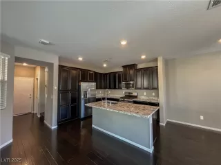 Photo #6: 2651483 Listing 