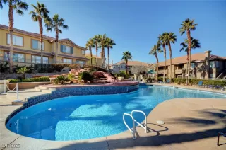 Photo #5: 2651520 Listing