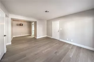 Photo #3: 2651538 Listing