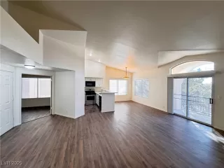 Photo #4: 2651573 Listing 