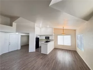Photo #5: 2651573 Listing 