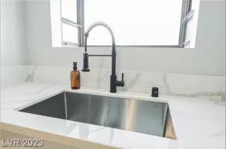 Photo #4: 2651579 Listing 